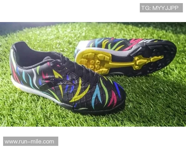 小将足球鞋助力年轻球员梦想成真,提升竞技表现与舒适体验 小将足球鞋助力年轻球员梦想成真,提升竞技表现与舒适体验