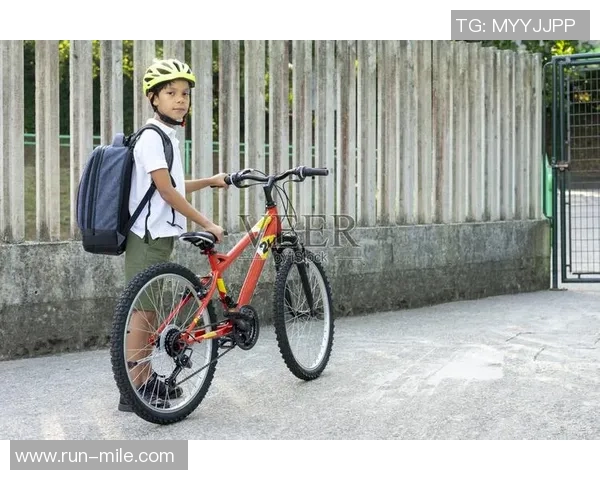 如何轻松去除足球书包图片上的水印技巧分享