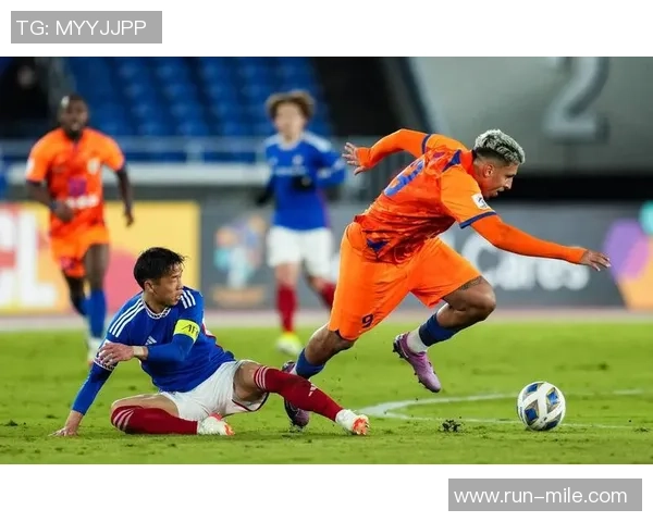 足球闪电侠的传奇之路如何改变了现代足球的格局与未来发展